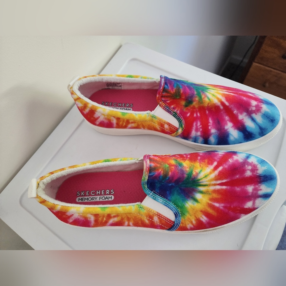 Skechers Vibrant Tie-Dye Slip-On Sneakers In Size 10. New Without Tags. - Picture 5 of 5